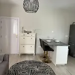 Apartment Cozy By The Sea